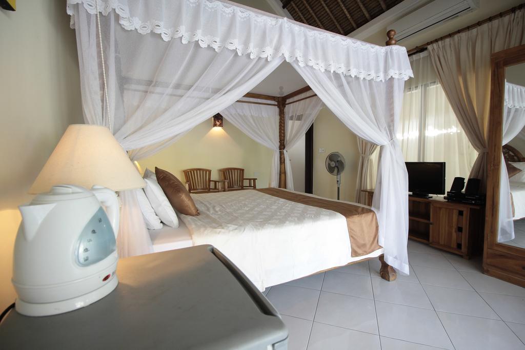Mutiara Bali Hotel Candi Dasa  Exterior photo