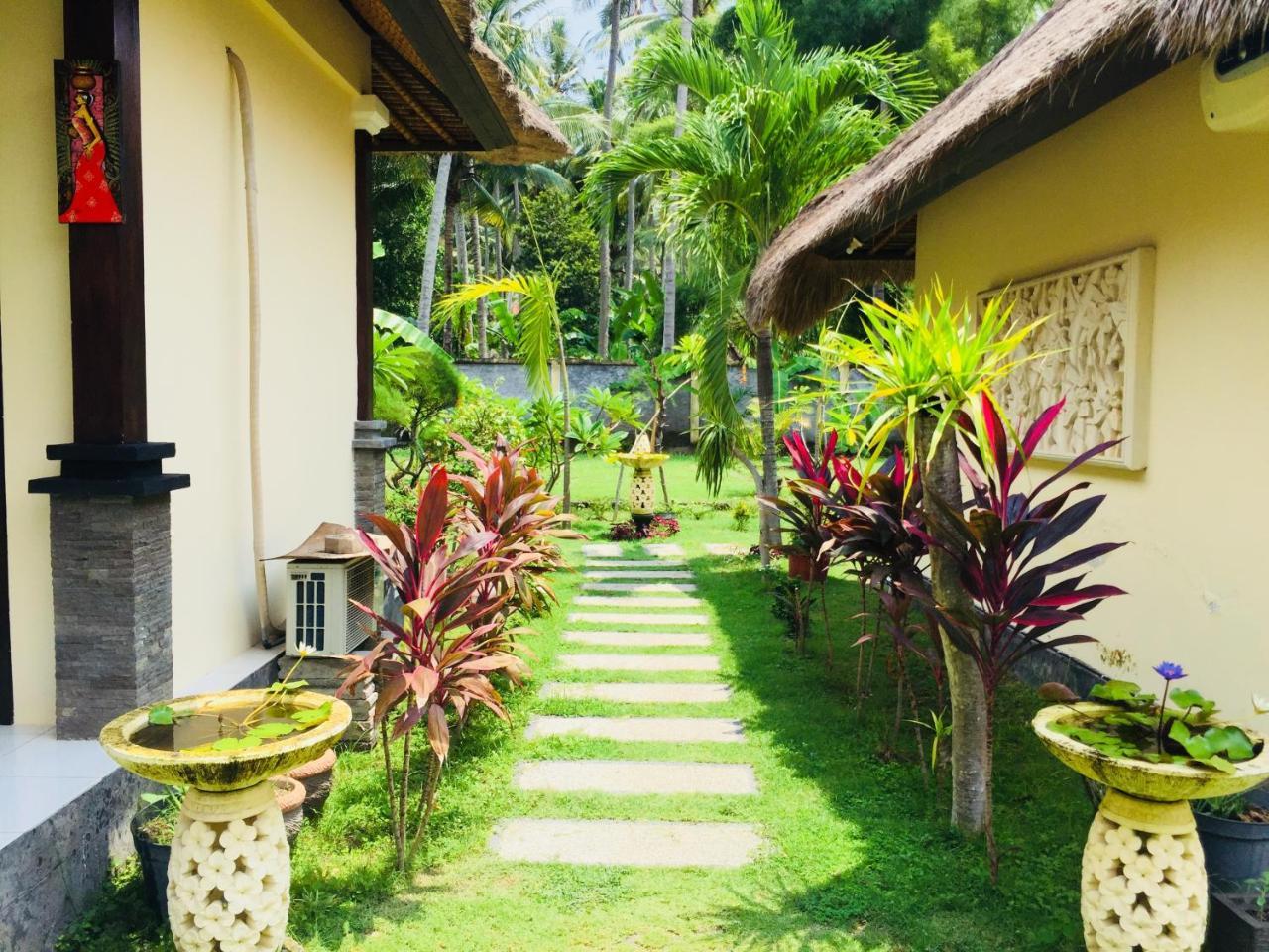 Mutiara Bali Hotel Candi Dasa  Exterior photo
